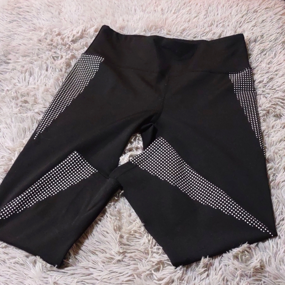 Black and White Capri leggings